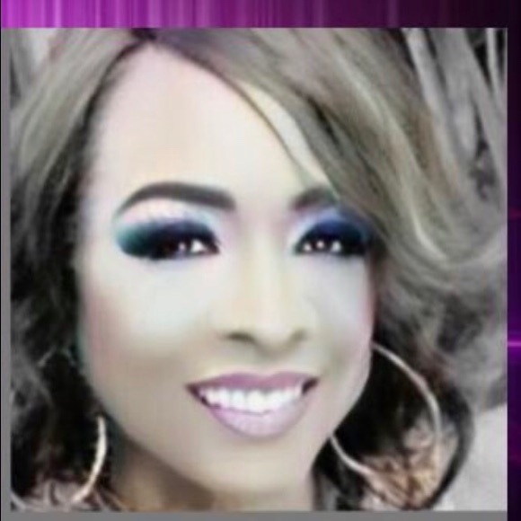 Meet your Posher, Andriah - Picture 2 of 2